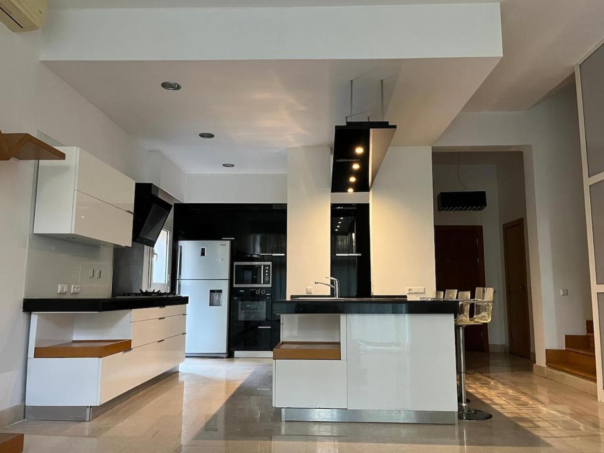 Villa Cool 4br New With Pool & Elevator