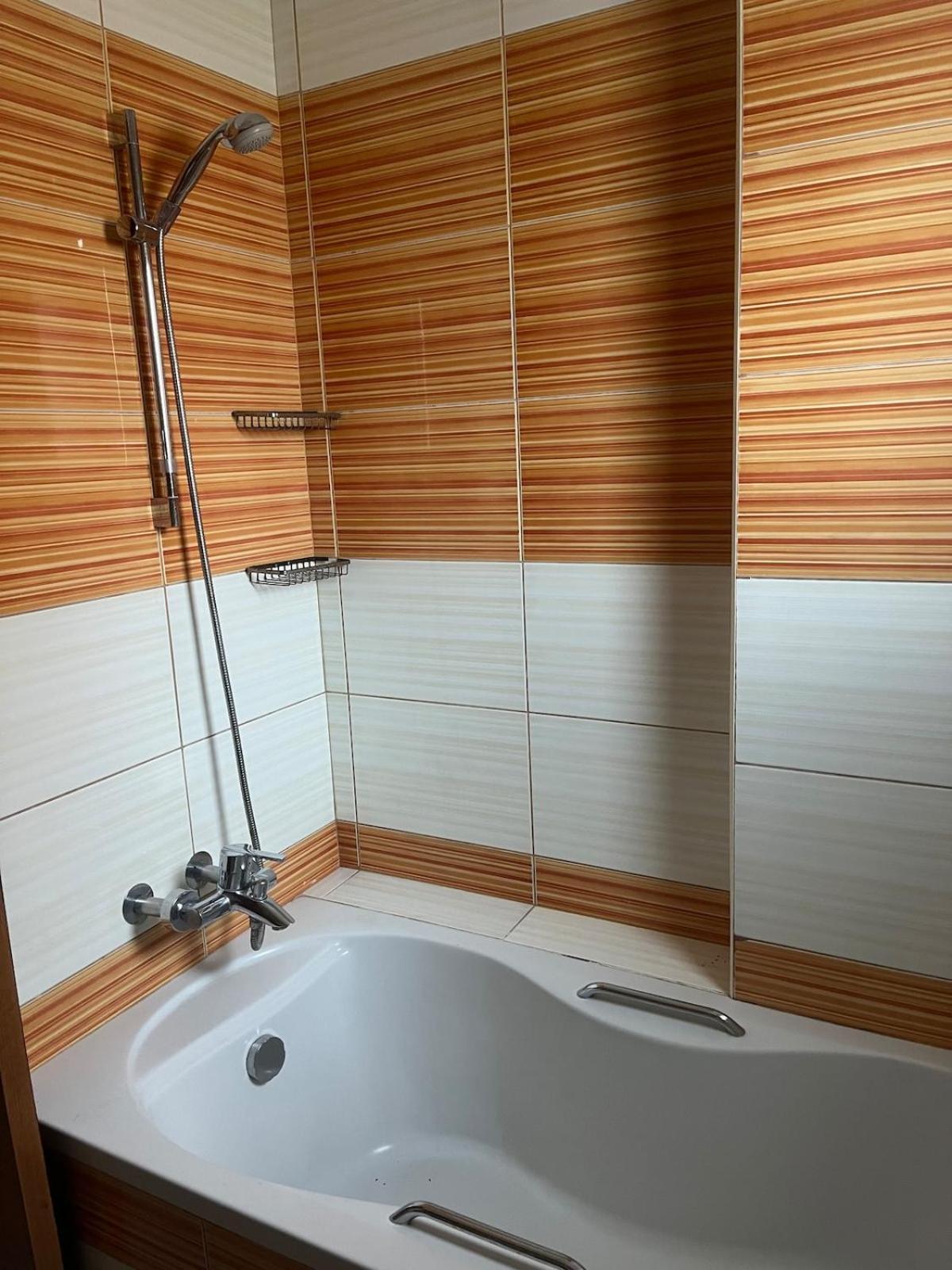 Cool 4br New With Pool & Elevator *