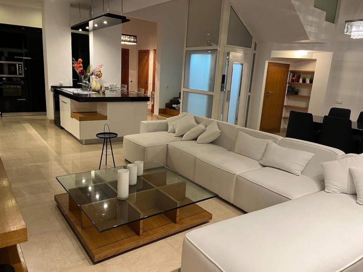 Cool 4br New With Pool & Elevator Villa