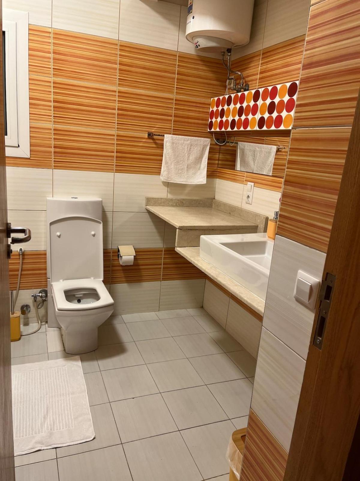 Cool 4br New With Pool & Elevator *