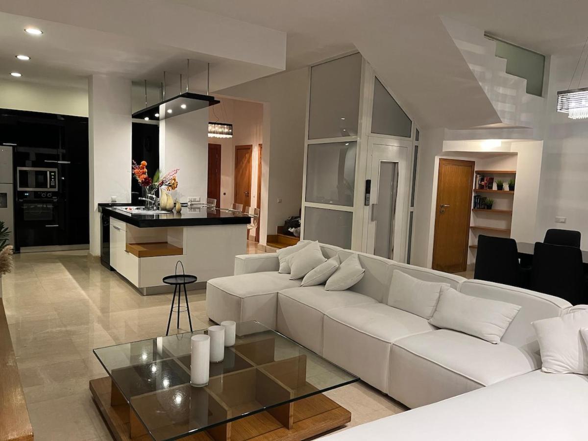 Villa Cool 4br New With Pool & Elevator *